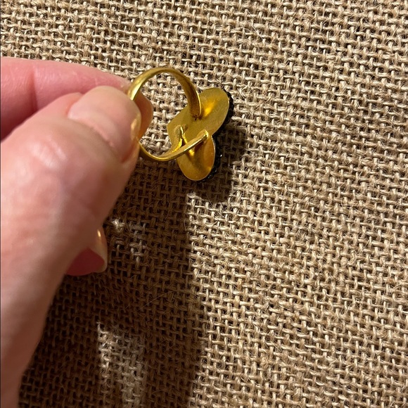 Black Heart Shaped Ring - Picture 5 of 5